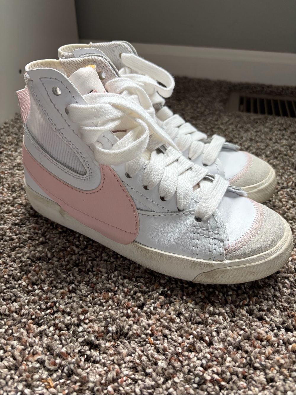 Nike Women’s jumbo Blazer high EUC